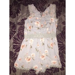 NWOT Kendall & Kylie dressy flower romper size L